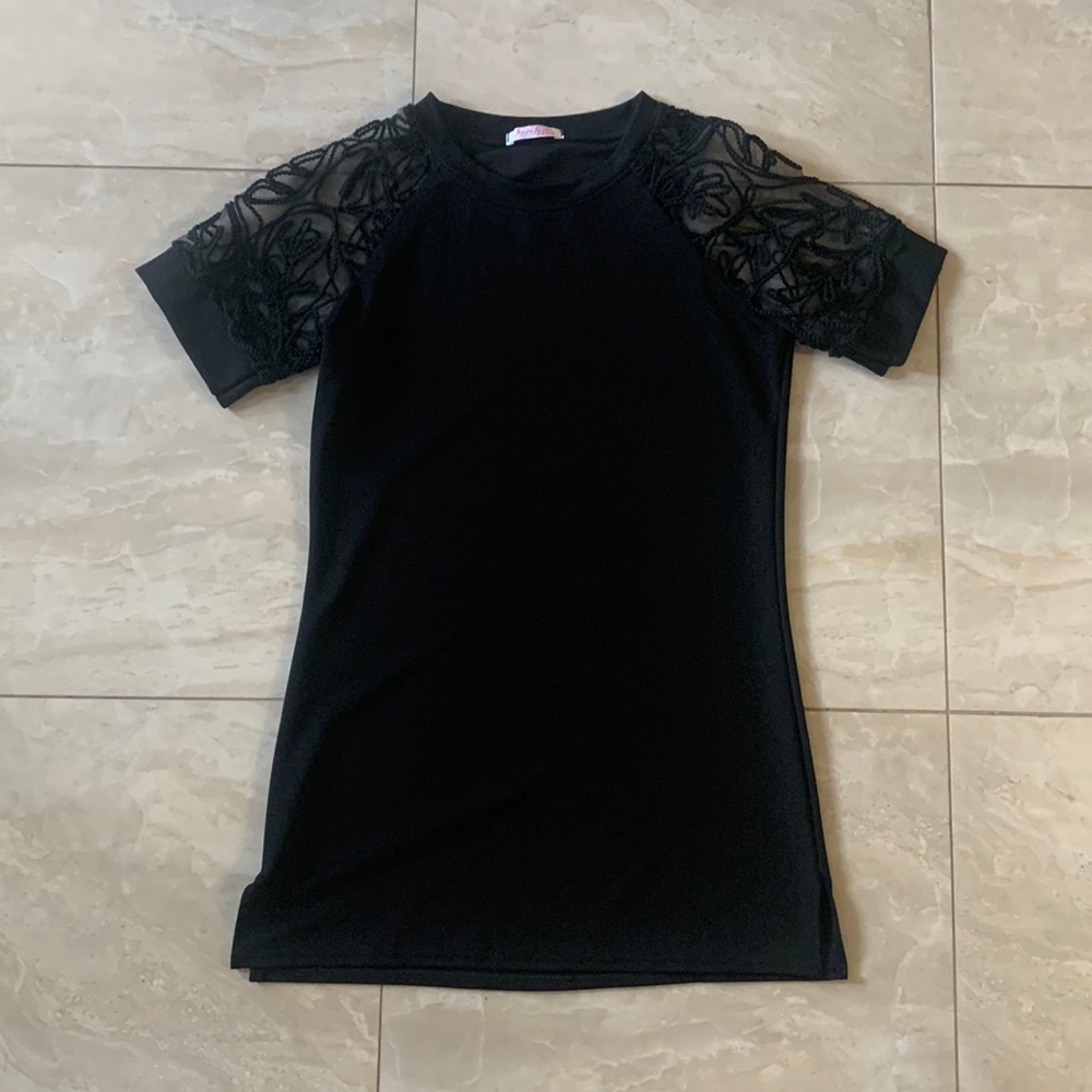 Mesh sleeve dress - Picture 3 of 4